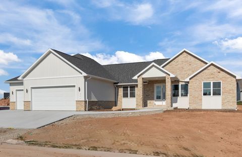 Photo of 266 E SWEETWATER Way, APPLETON, WI 54913 (MLS # 50319490)