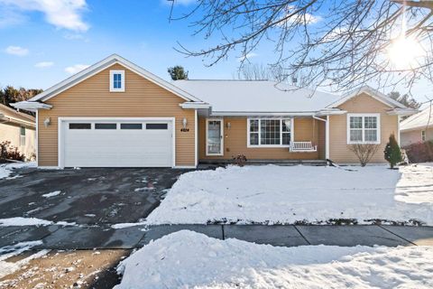 Photo of 4824 ISABELLA Circle, HOBART, WI 54155 (MLS # 50319912)