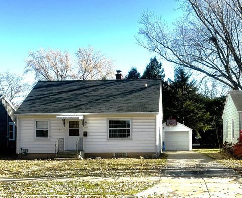 Photo of 1707 12TH Avenue, GREEN BAY, WI 54304 (MLS # 50321794)