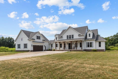 Photo of 1191 HILBERT Road, SOBIESKI, WI 54171 (MLS # 50330221)
