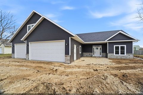Photo of 224 N 9TH Street, HILBERT, WI 54129 (MLS # 50323157)