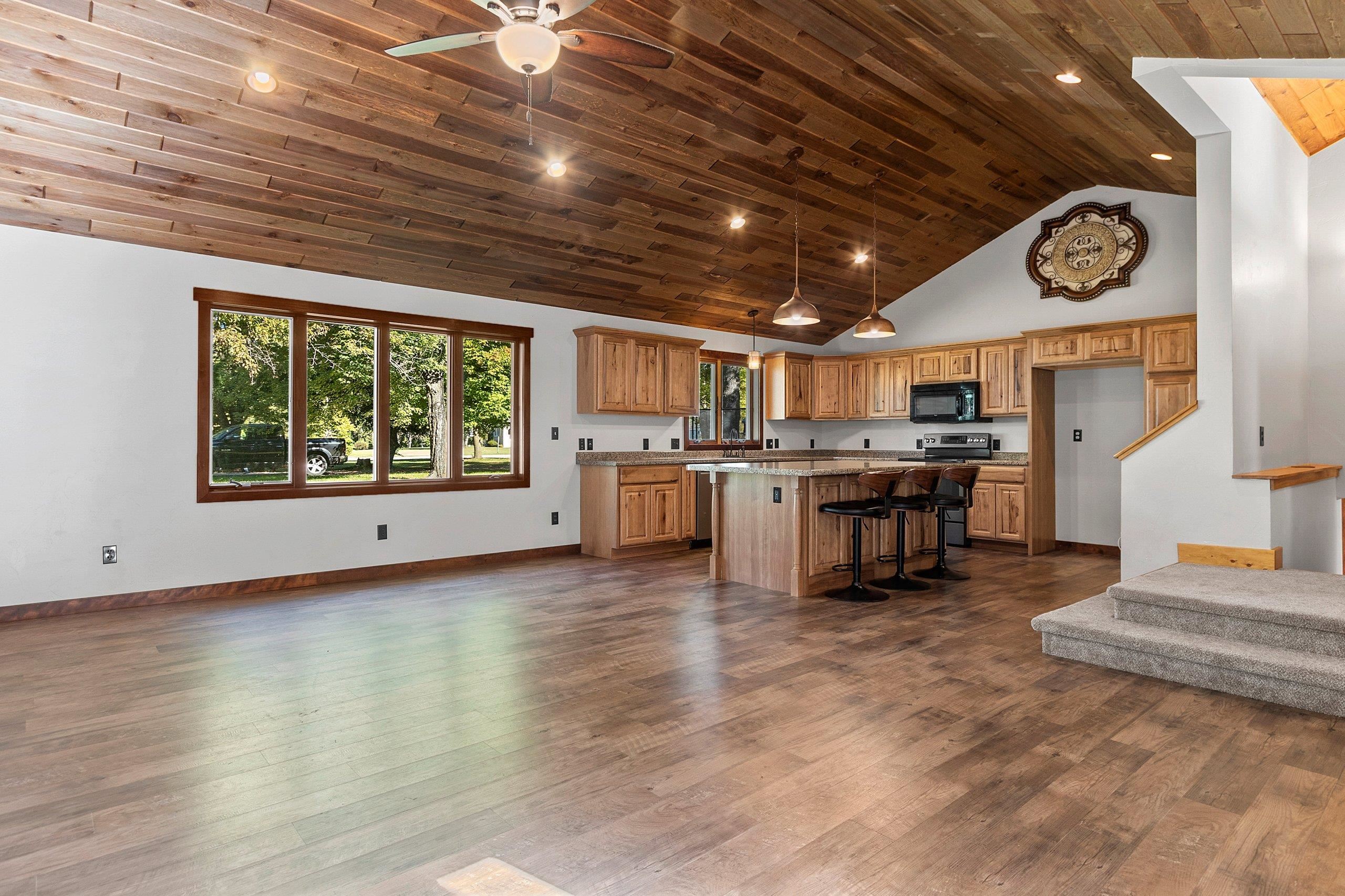 Embarrass, Wisconsin 54933, United States, 3 Bedrooms Bedrooms, ,3 BathroomsBathrooms,Residential,Active,225142