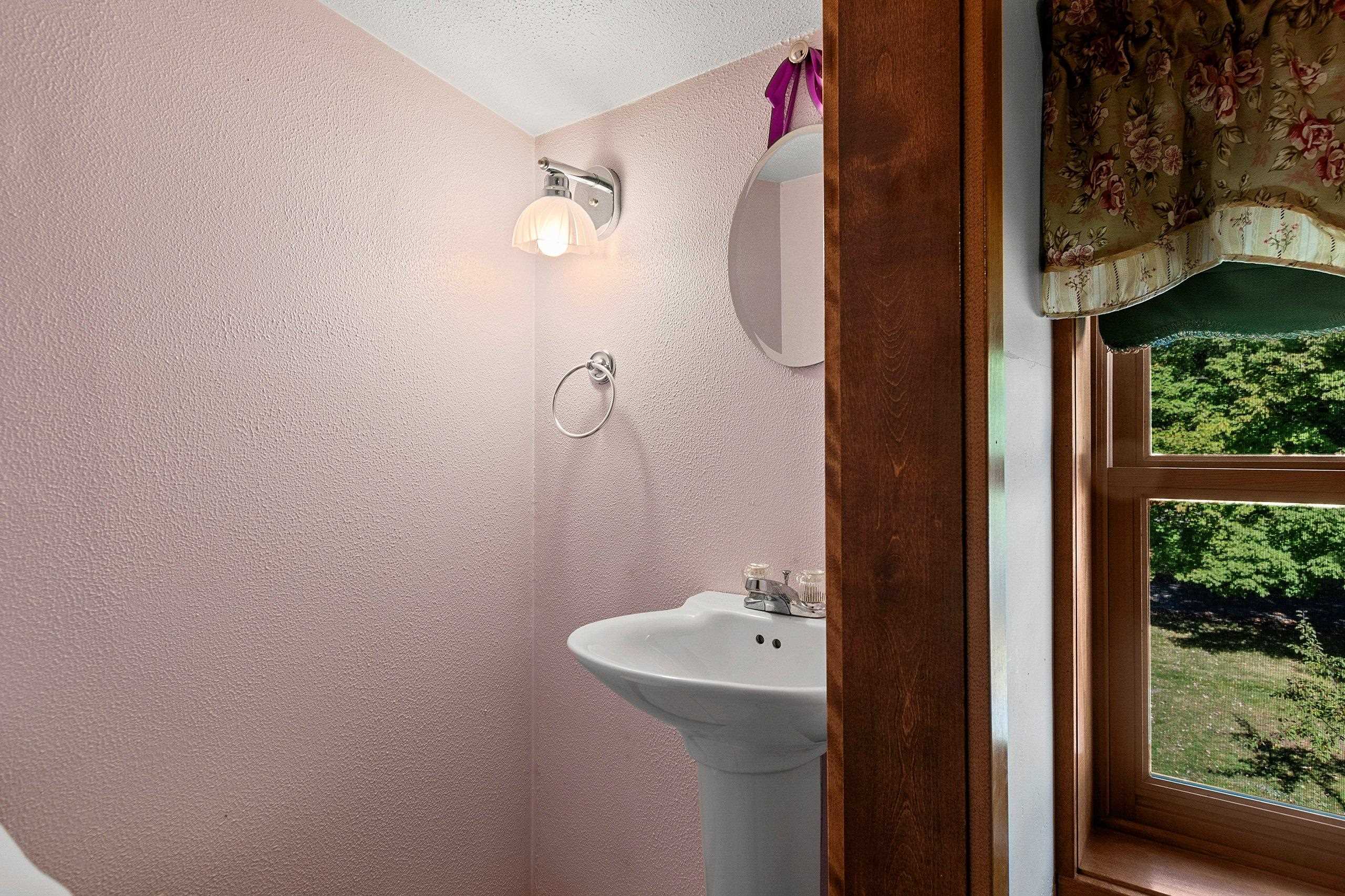 Embarrass, Wisconsin 54933, United States, 3 Bedrooms Bedrooms, ,3 BathroomsBathrooms,Residential,Active,225142