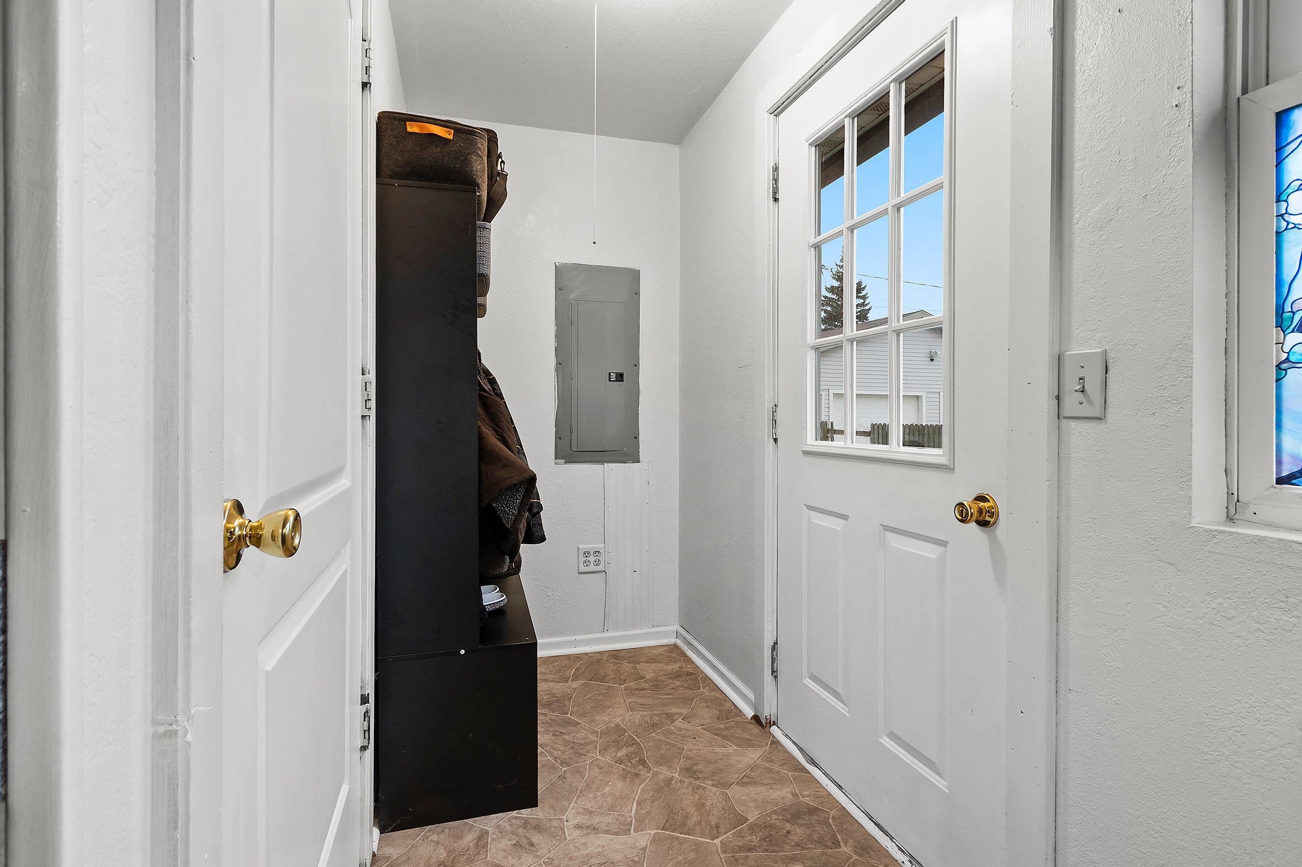 Marinette, Wisconsin 54143, United States, 2 Bedrooms Bedrooms, ,1 BathroomBathrooms,Residential,Active,240027