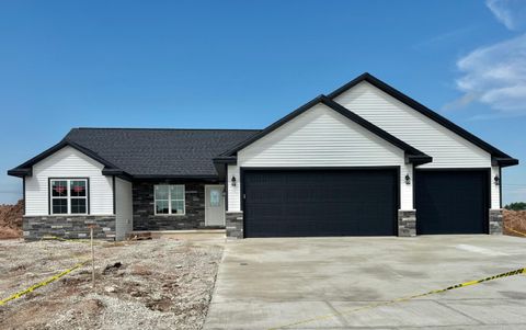 Photo of 3124 TOAD ISLAND Trail, DE PERE, WI 54115 (MLS # 50316869)