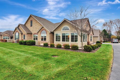 Photo of 2107 E MILESTONE Drive, APPLETON, WI 54913 (MLS # 50323196)