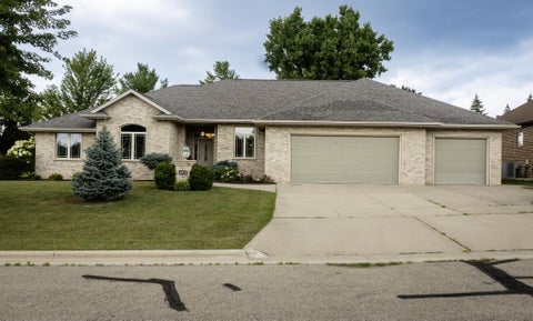 Photo of 3415 SCHUBERT Place, GREEN BAY, WI 54311 (MLS # 50330450)