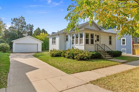 Photo of 551 W 16TH Avenue, OSHKOSH, WI 54902 (MLS # 50316272)