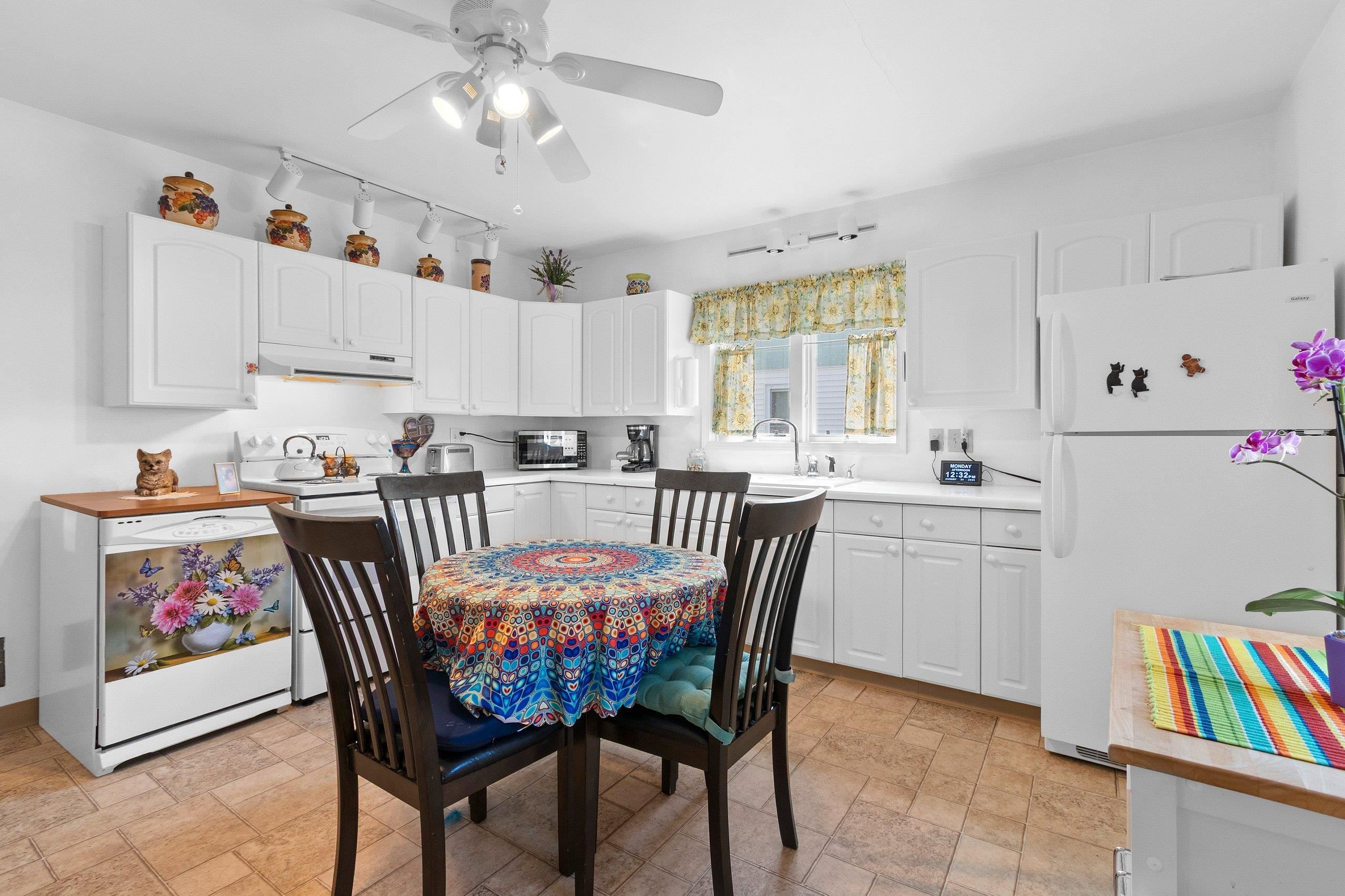 Shawano, Wisconsin 54166, United States, 4 Bedrooms Bedrooms, ,2 BathroomsBathrooms,Residential,Active,198370