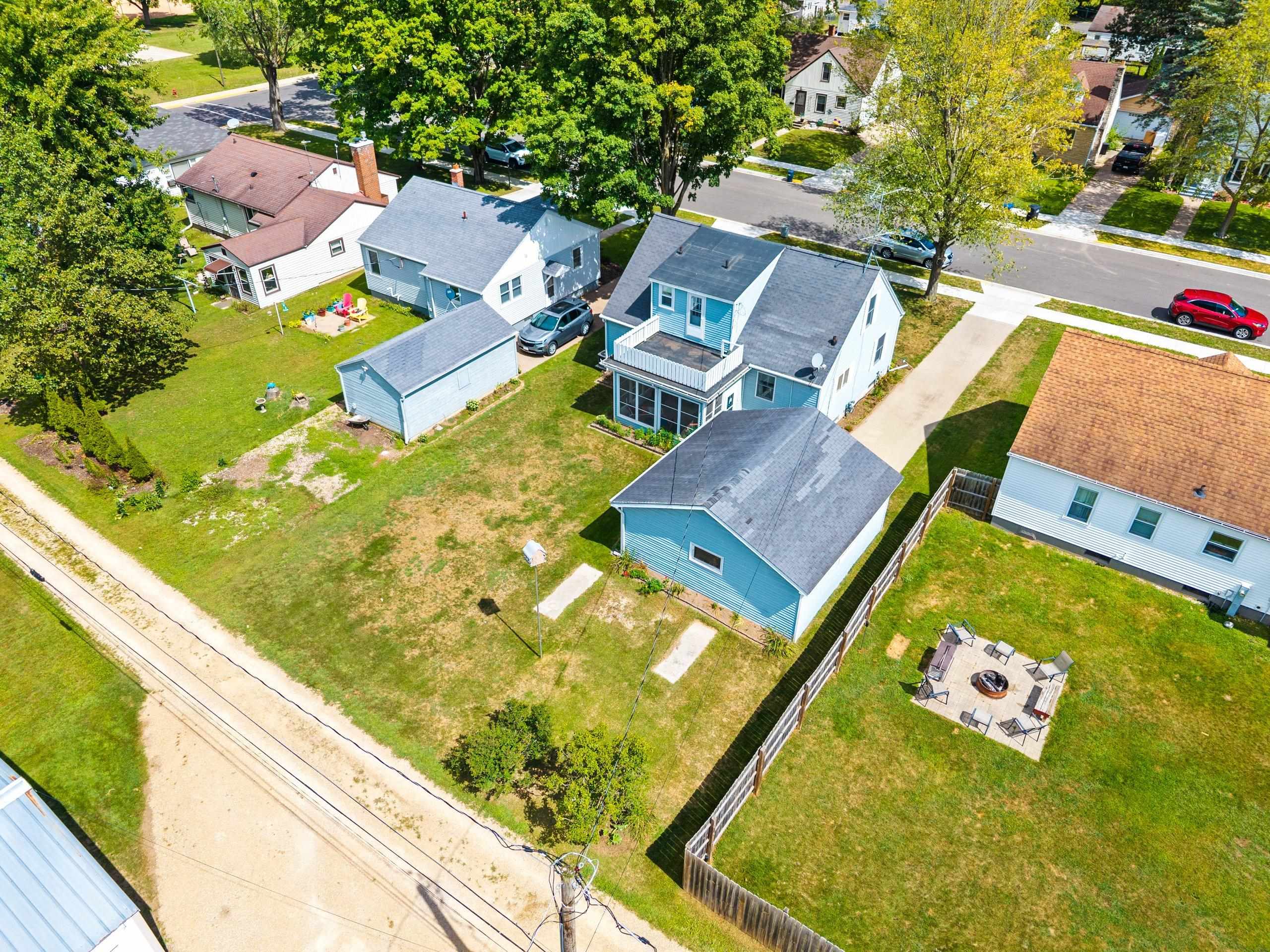 Shawano, Wisconsin 54166, United States, 4 Bedrooms Bedrooms, ,2 BathroomsBathrooms,Residential,Active,198370