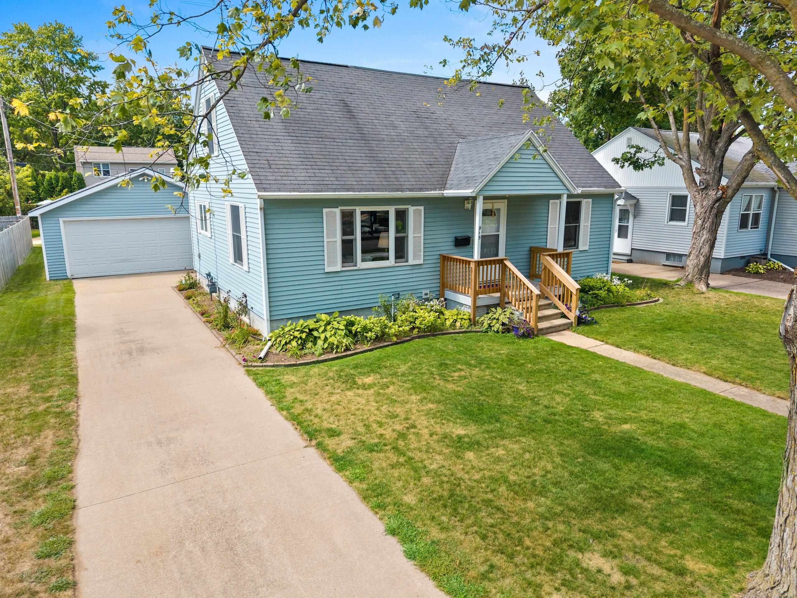 Shawano, Wisconsin 54166, United States, 4 Bedrooms Bedrooms, ,2 BathroomsBathrooms,Residential,Active,198370