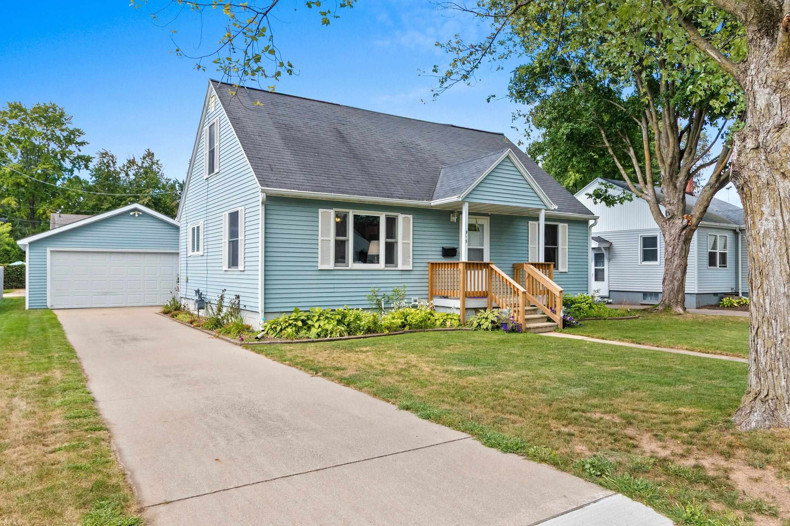 Shawano, Wisconsin 54166, United States, 4 Bedrooms Bedrooms, ,2 BathroomsBathrooms,Residential,Active,198370