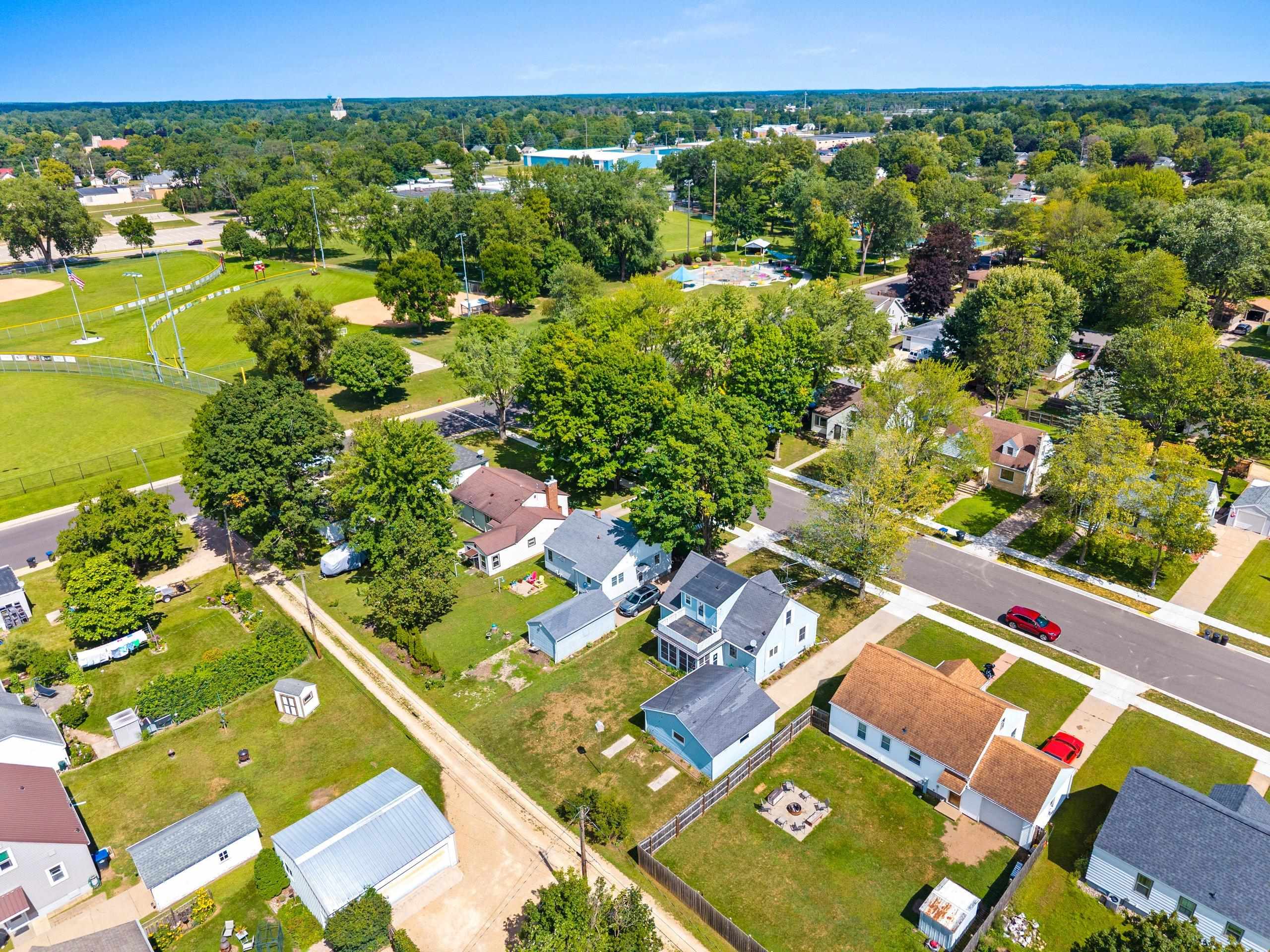Shawano, Wisconsin 54166, United States, 4 Bedrooms Bedrooms, ,2 BathroomsBathrooms,Residential,Active,198370