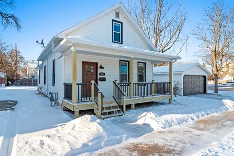 Photo of 706 S NORWOOD Avenue, GREEN BAY, WI 54304 (MLS # 50319471)