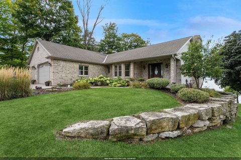 Photo of N6311 FAIRY SPRINGS Road, STOCKBRIDGE, WI 54129 (MLS # 50315609)