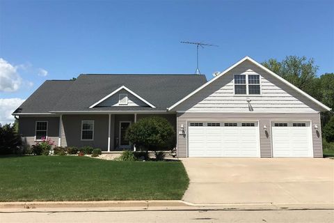Photo of 1107 N TWIN HARBOR Drive, WINNECONNE, WI 54986 (MLS # 50316183)