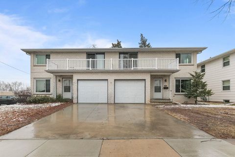 Photo of 701 E LONGVIEW Drive, APPLETON, WI 54911 (MLS # 50322219)