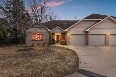 Photo of 957 BRIGHTON Drive, MENASHA, WI 54952 (MLS # 50322512)