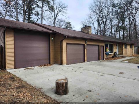 Photo of 5526 ELLIS Street, STEVENS POINT, WI 54481 (MLS # 50323041)