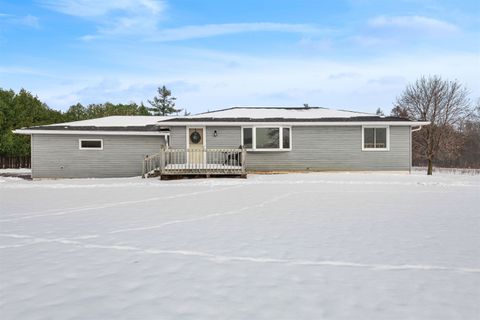 Photo of N2108 S R-1 Lane, MENOMINEE, MI 49858 (MLS # 50319832)