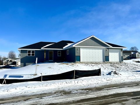 Photo of 341 LEONA Way, OAKFIELD, WI 53065 (MLS # 50319153)