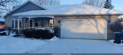 Photo of 3225 BLUEBERRY Lane, APPLETON, WI 54915 (MLS # 50323095)