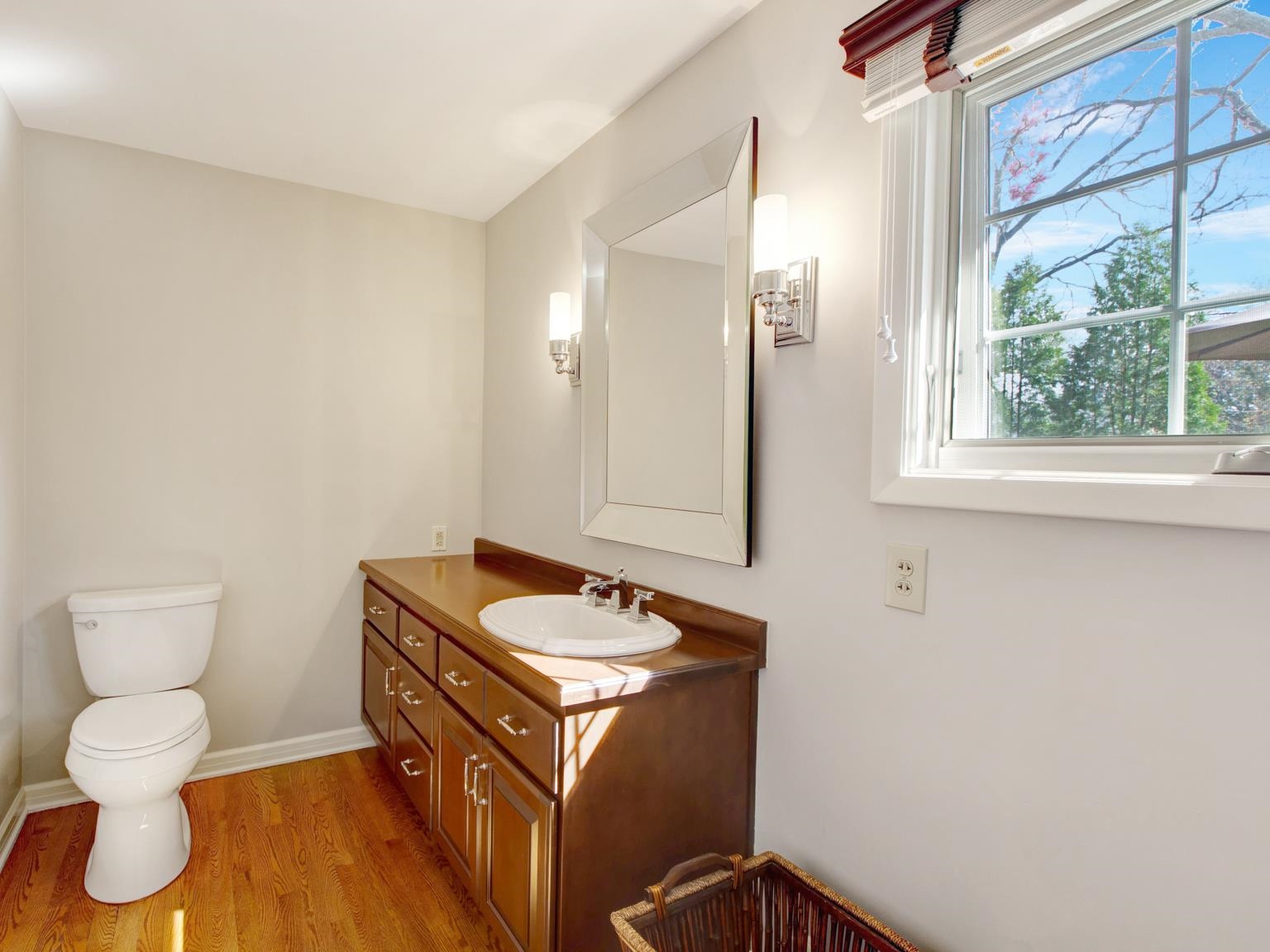 Green Bay, Wisconsin 54301, United States, 4 Bedrooms Bedrooms, ,3 BathroomsBathrooms,Residential,Active,134485