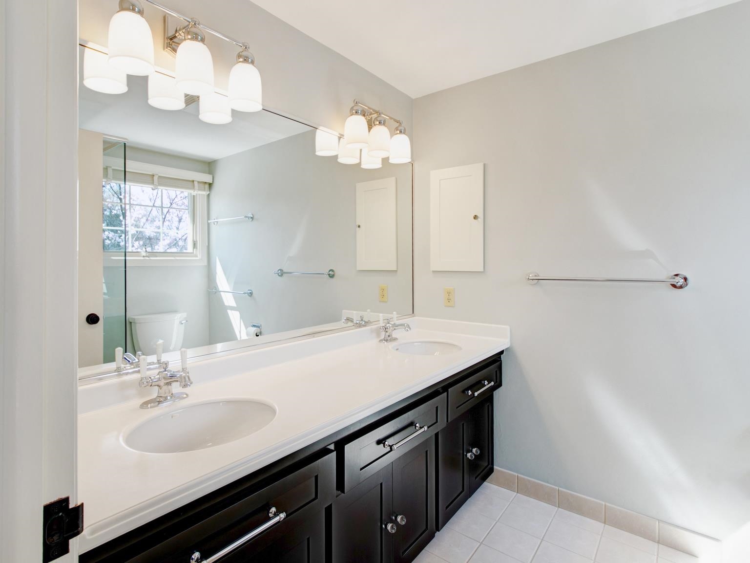 Green Bay, Wisconsin 54301, United States, 4 Bedrooms Bedrooms, ,3 BathroomsBathrooms,Residential,Active,134485