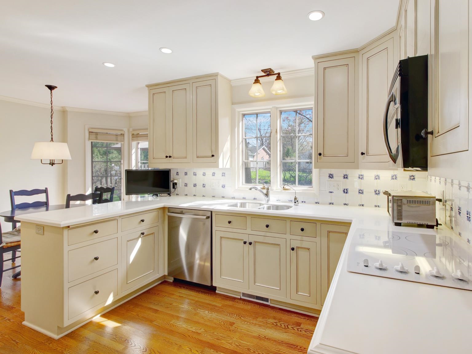 Green Bay, Wisconsin 54301, United States, 4 Bedrooms Bedrooms, ,3 BathroomsBathrooms,Residential,Active,134485