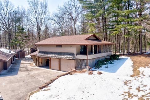 Photo of N3145 RIVER BEND Drive, PESHTIGO, WI 54157 (MLS # 50323226)