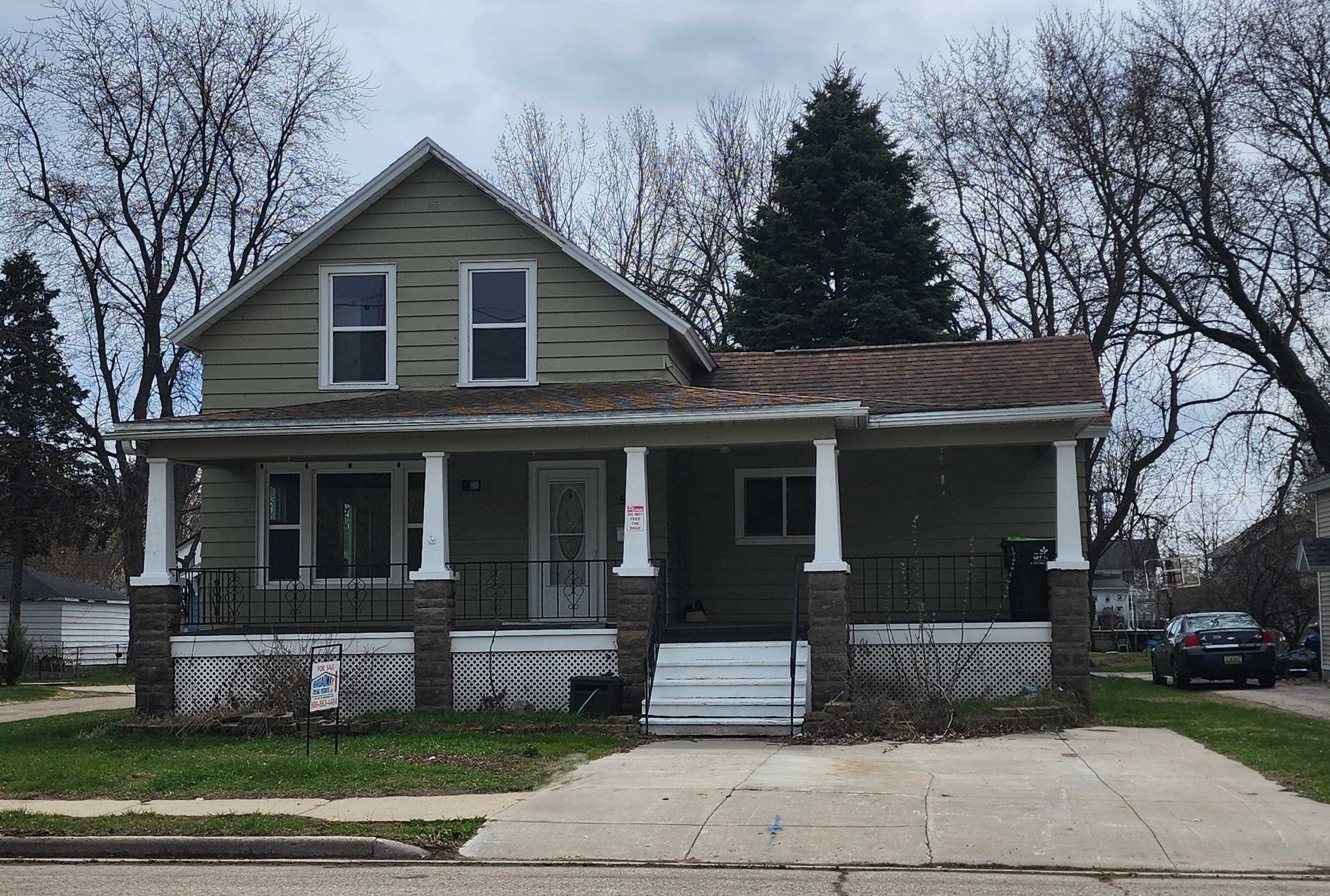Photo 1 of 17 — 531 6TH Avenue, MENOMINEE, MI 49858