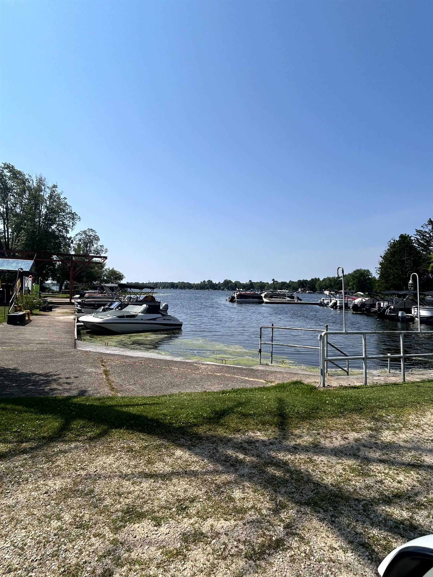 Shawano, Wisconsin 54166, United States, 3 Bedrooms Bedrooms, ,2 BathroomsBathrooms,Residential,Active,187951