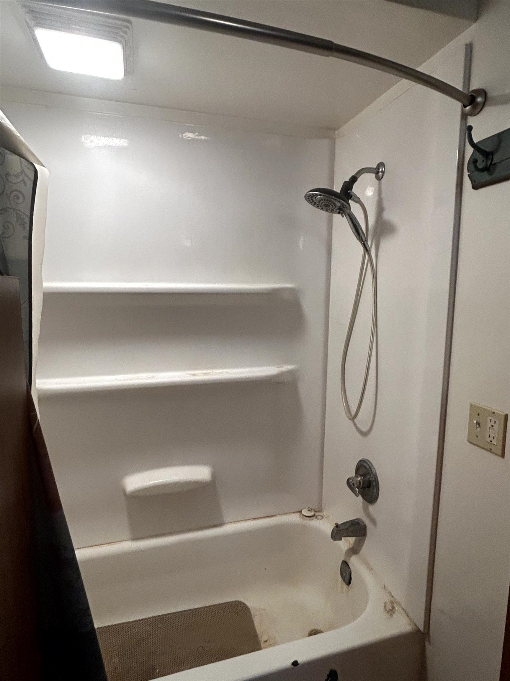 Shawano, Wisconsin 54166, United States, 3 Bedrooms Bedrooms, ,2 BathroomsBathrooms,Residential,Active,187951