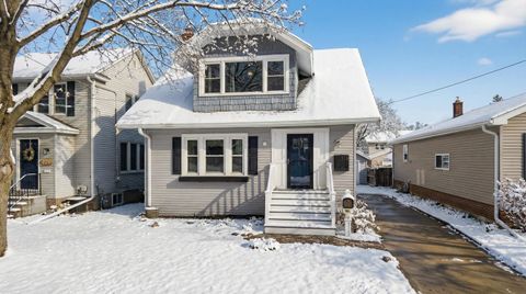 Photo of 316 SHORELANE Street, OSHKOSH, WI 54901 (MLS # 50317451)