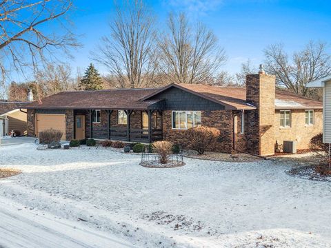 Photo of 1313 FAIRVIEW Court, LITTLE CHUTE, WI 54140 (MLS # 50320089)