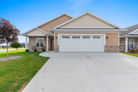 Photo of 4884 WYLD BERRY Way, HOBART, WI 54155 (MLS # 50320975)