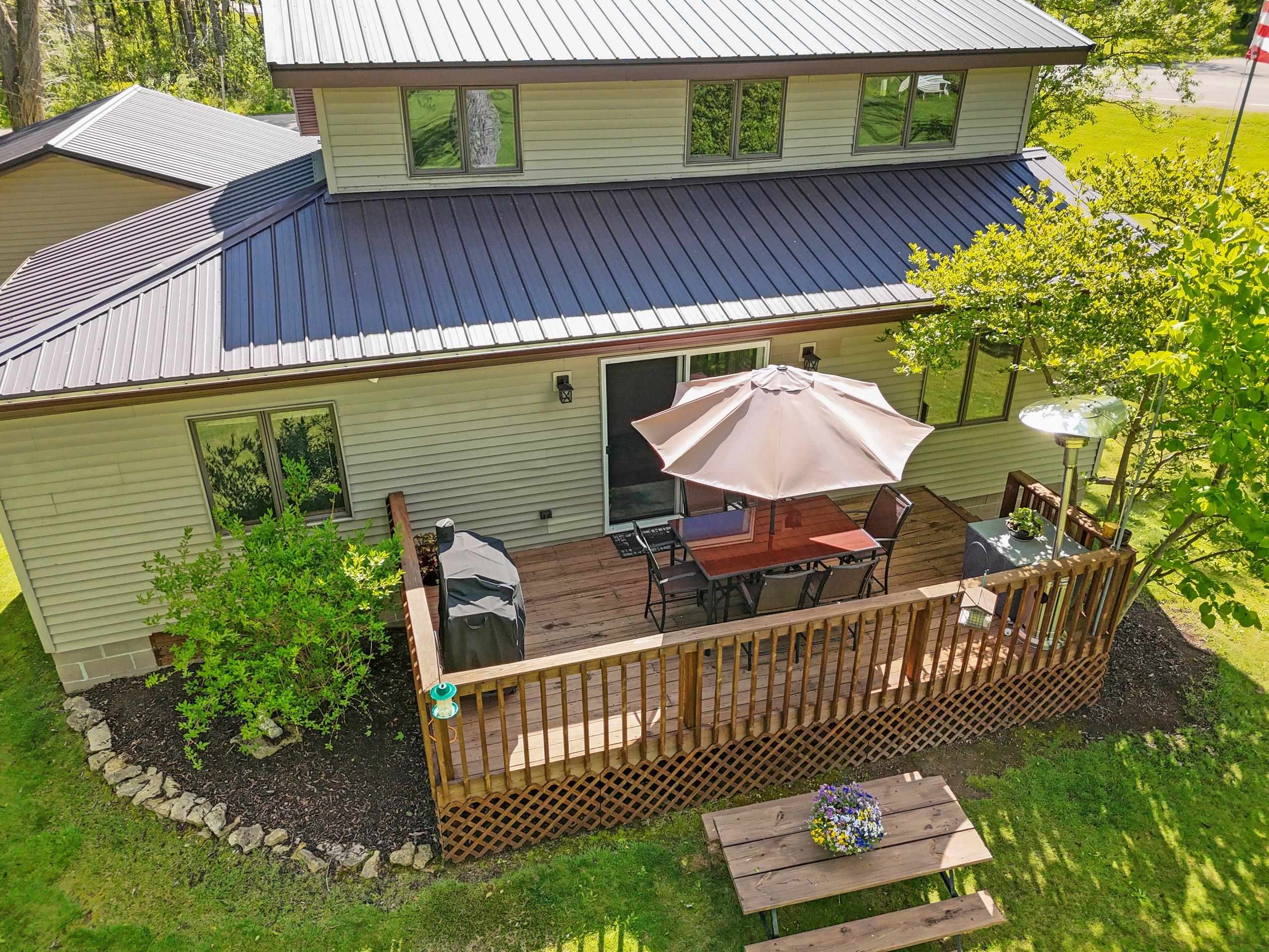 Cecil, Wisconsin 54111, United States, 3 Bedrooms Bedrooms, ,2 BathroomsBathrooms,Residential,Active,136642