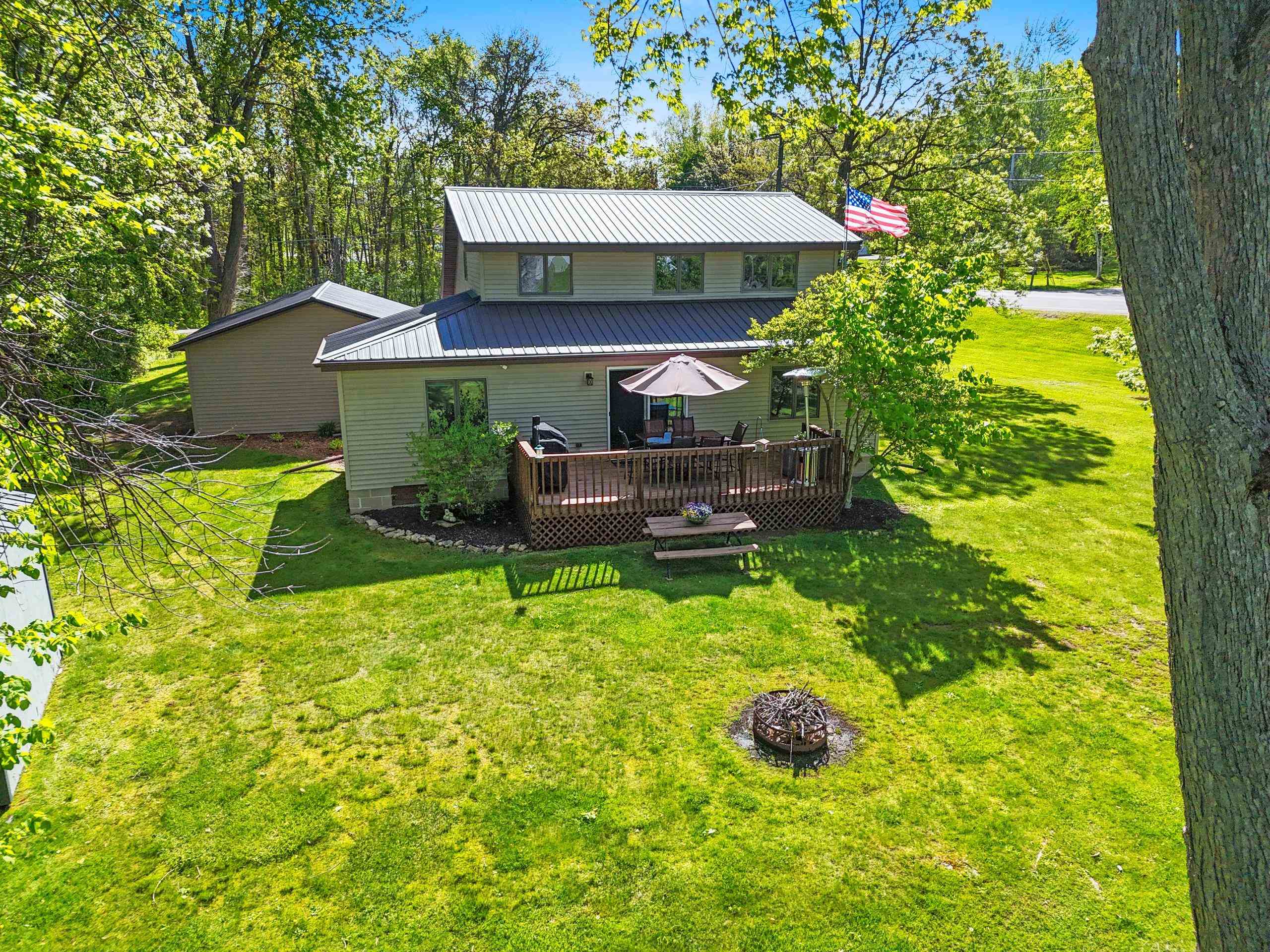 Cecil, Wisconsin 54111, United States, 3 Bedrooms Bedrooms, ,2 BathroomsBathrooms,Residential,Active,136642