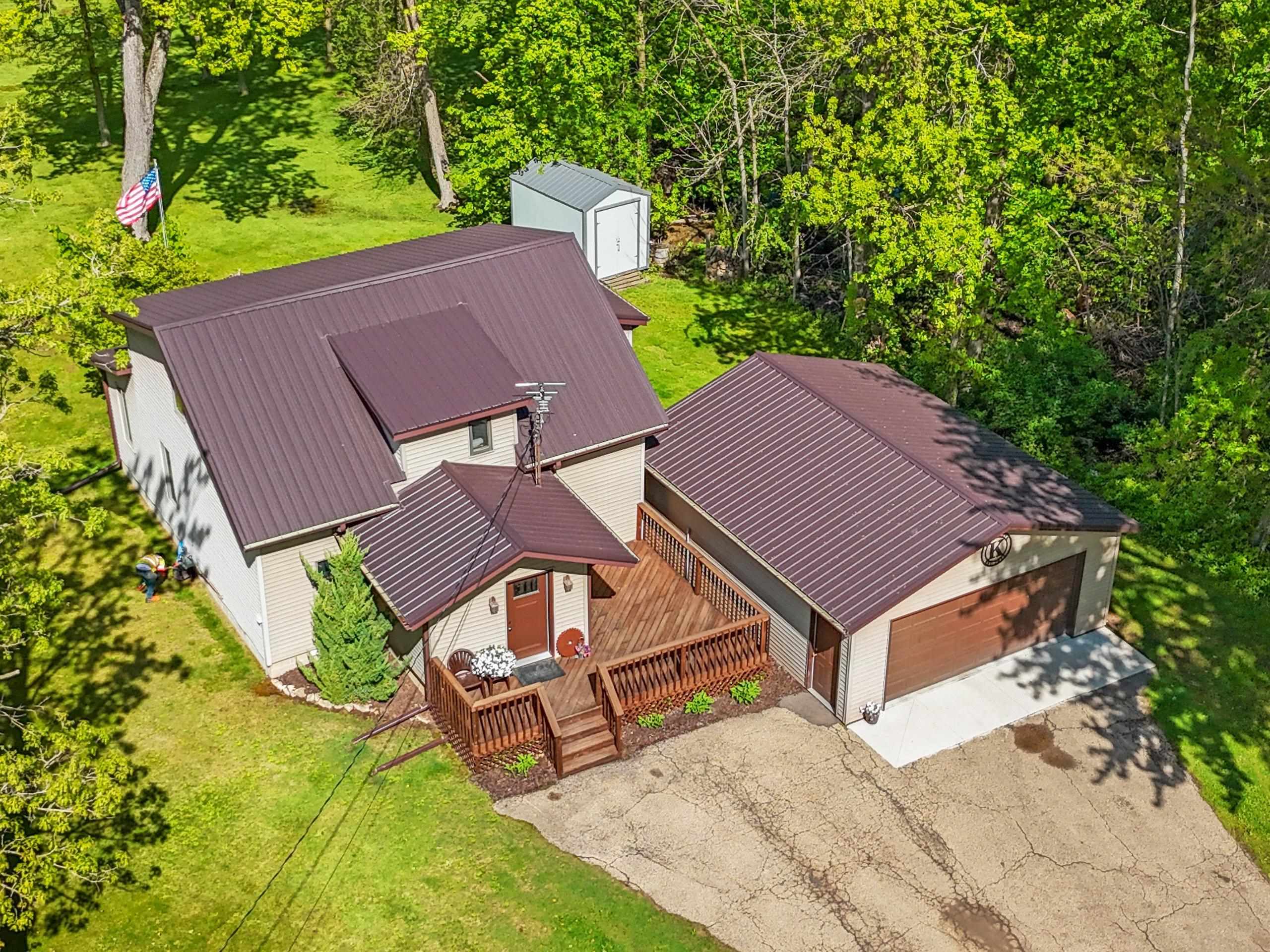 Cecil, Wisconsin 54111, United States, 3 Bedrooms Bedrooms, ,2 BathroomsBathrooms,Residential,Active,136642