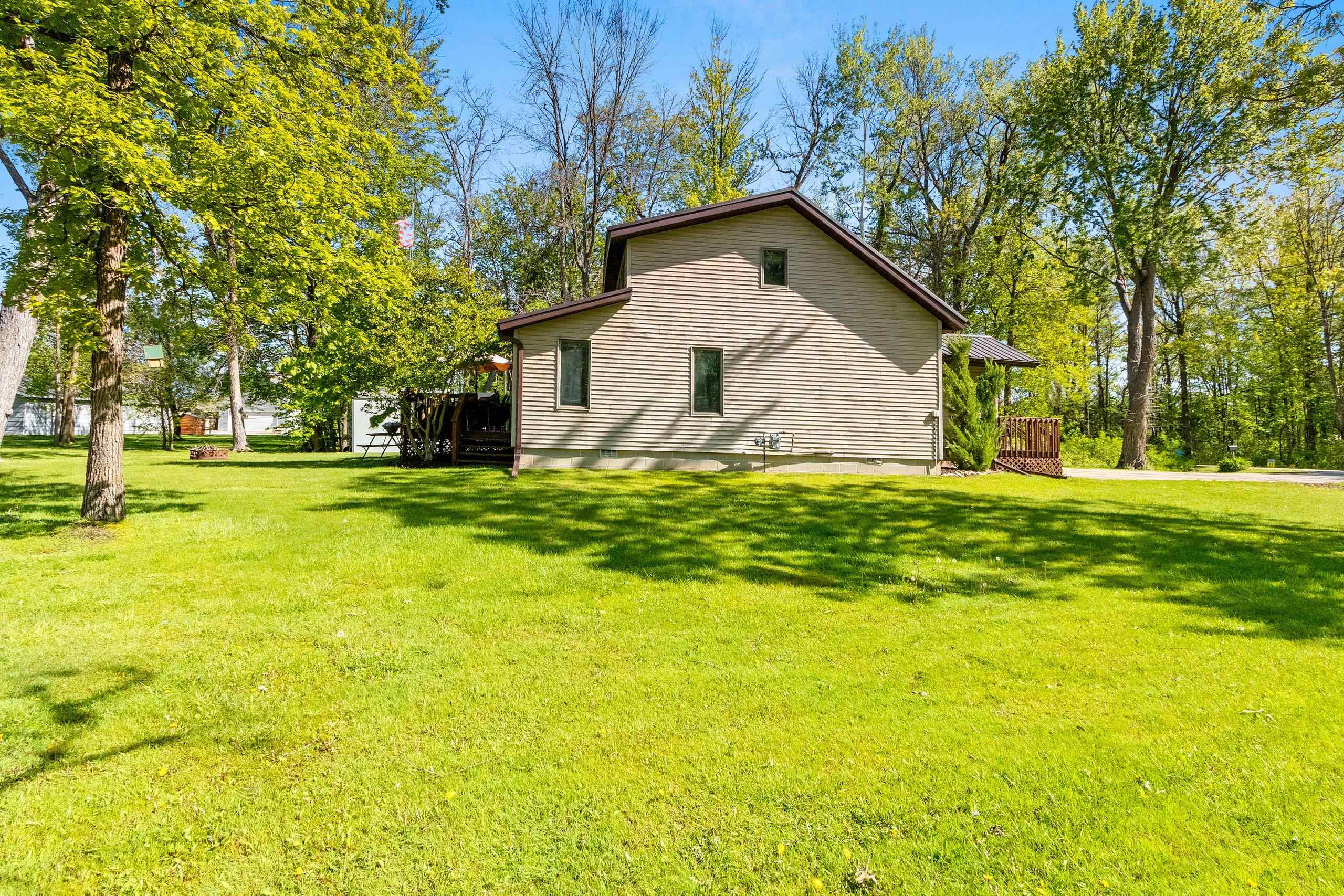 Cecil, Wisconsin 54111, United States, 3 Bedrooms Bedrooms, ,2 BathroomsBathrooms,Residential,Active,136642