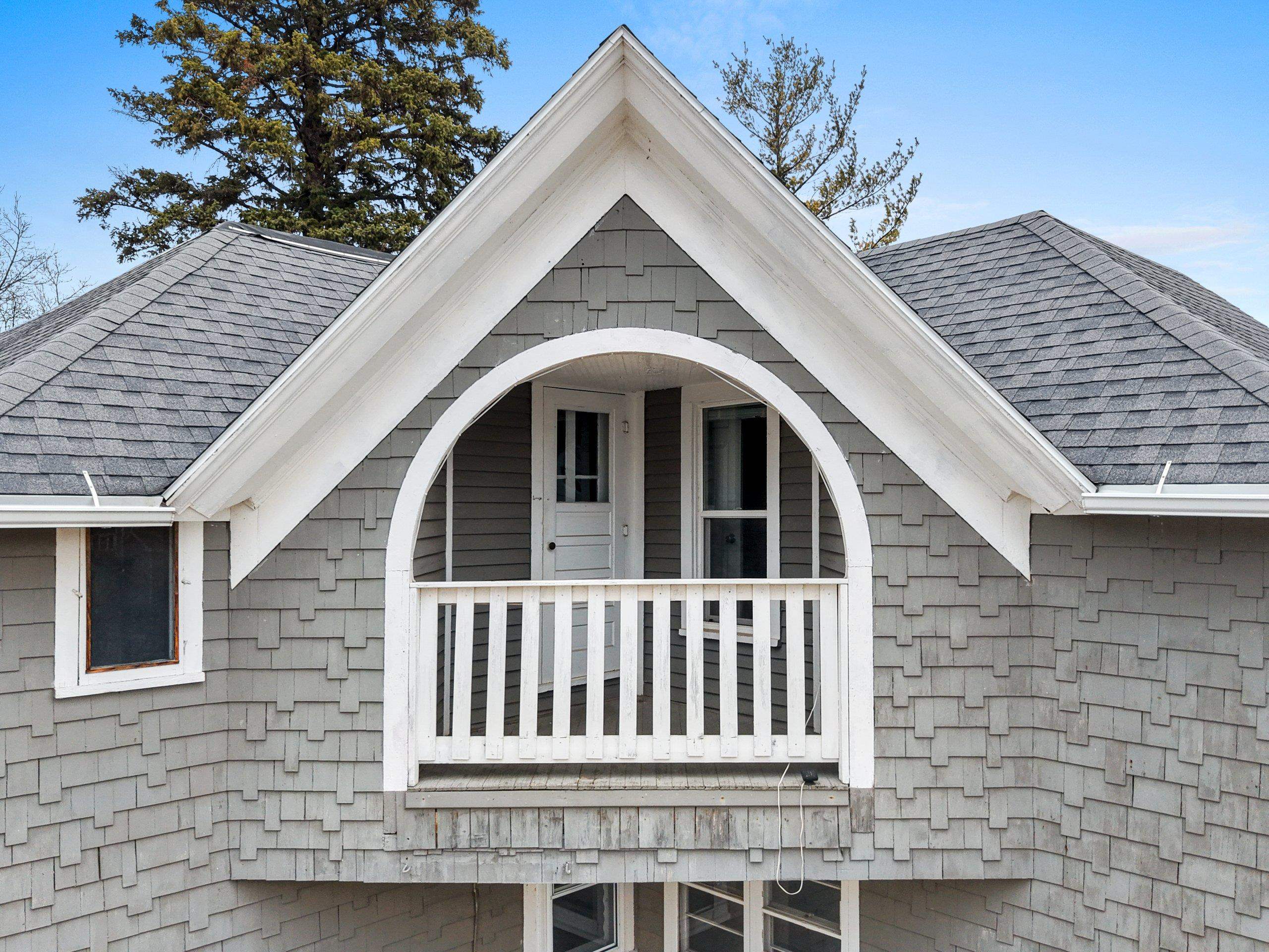 1053 E KIMBERLY Avenue