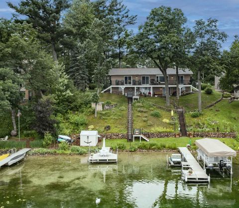 Photo of N2980 HIGHLAND Lane, WAUPACA, WI 54981 (MLS # 50310678)