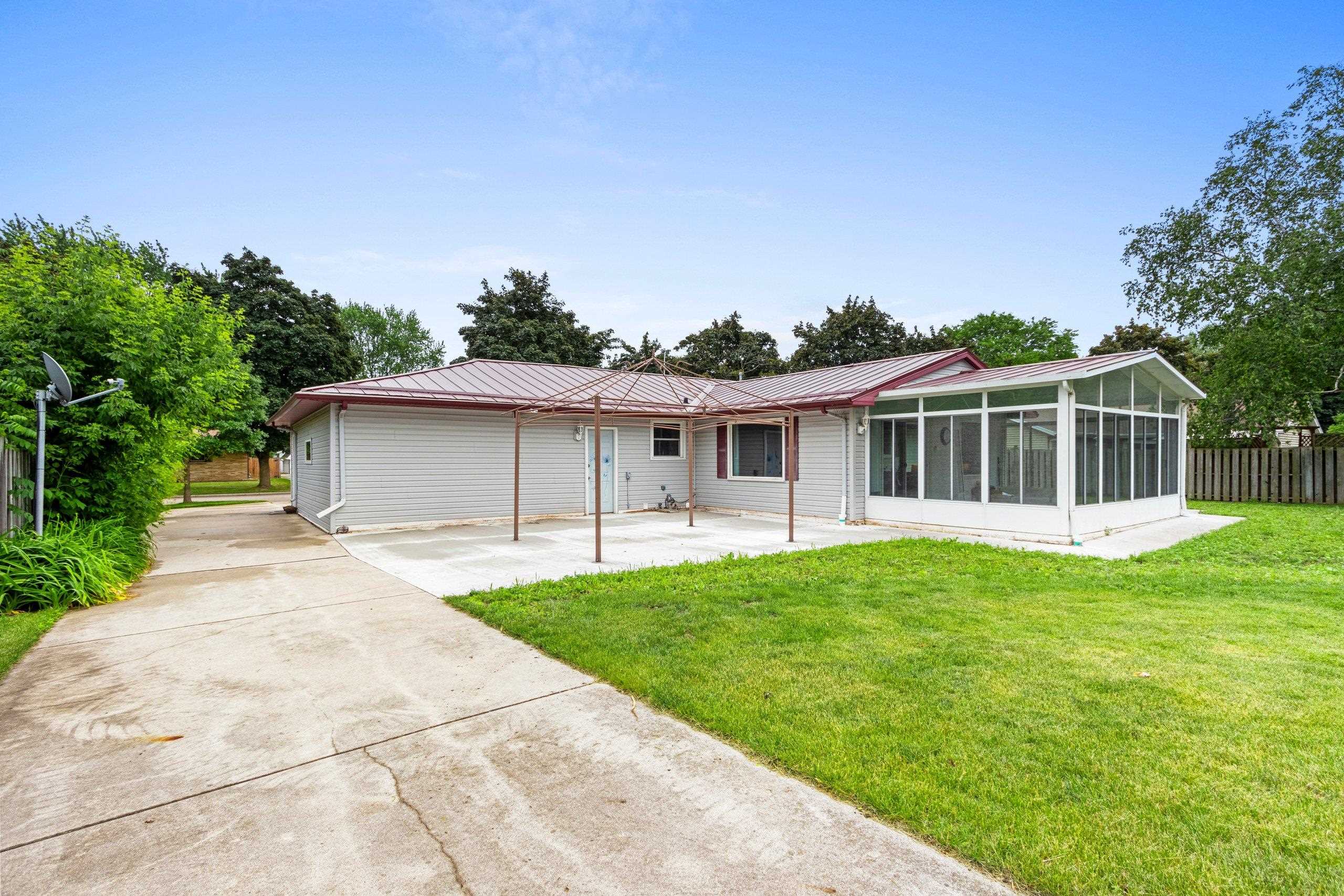 Green Bay, Wisconsin 54304, United States, 3 Bedrooms Bedrooms, ,1 BathroomBathrooms,Residential,Active,158776