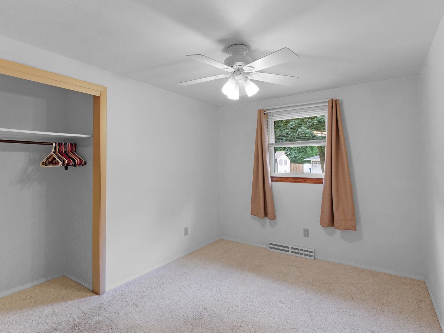 Green Bay, Wisconsin 54304, United States, 3 Bedrooms Bedrooms, ,1 BathroomBathrooms,Residential,Active,158776