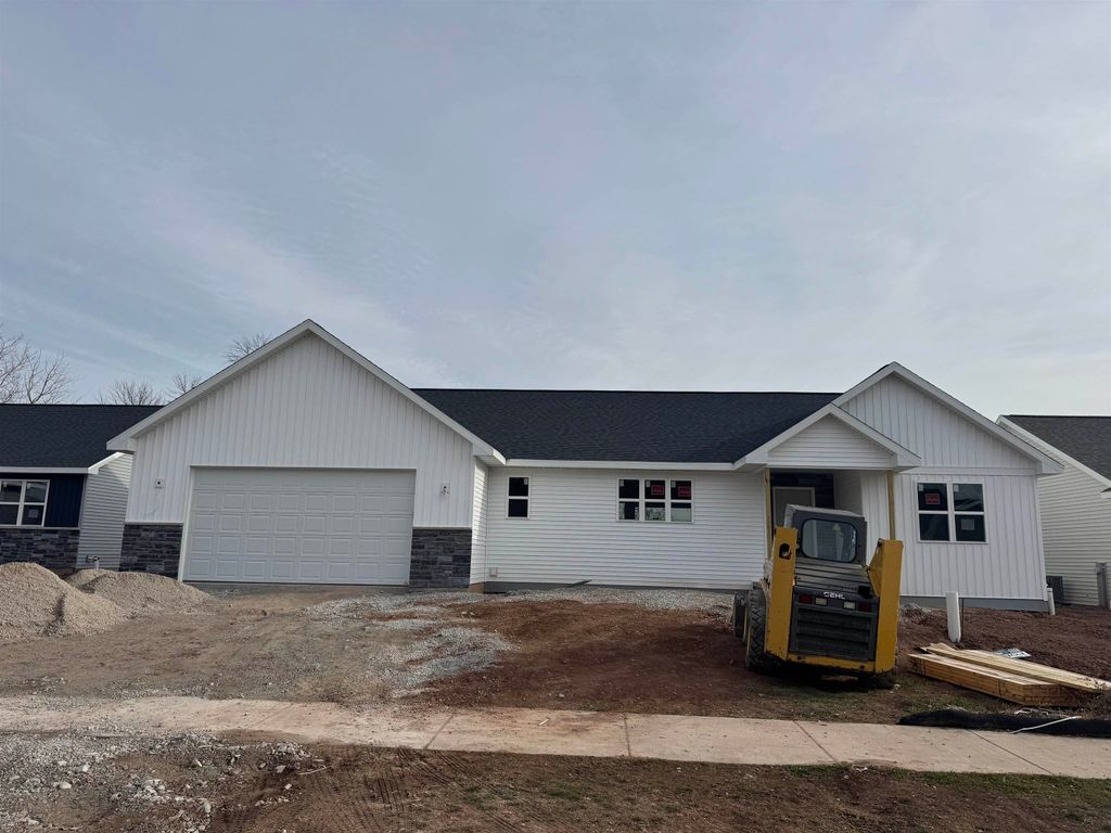 Photo of N9278 CONSTELLATION Drive, APPLETON, WI 54915 (MLS # 50319576)