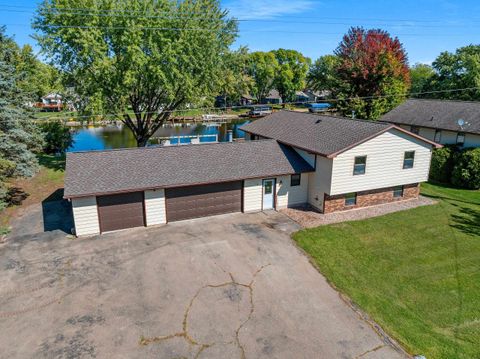 Photo of 135 WASHINGTON Street, WINNECONNE, WI 54986 (MLS # 50316110)