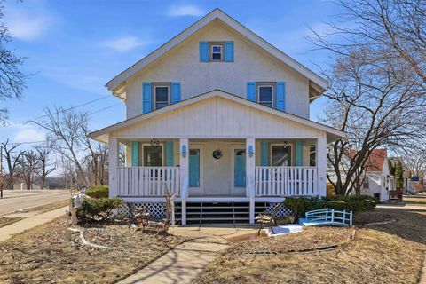 Photo of 1303 W PROSPECT Avenue, APPLETON, WI 54914 (MLS # 50323152)