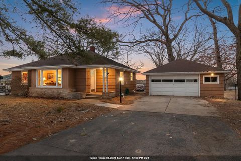 Photo of 1220 PINECREST Road, GREEN BAY, WI 54313 (MLS # 50321855)