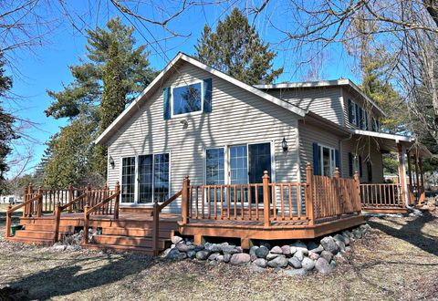 Photo of 9331 W LAKE Drive, POUND, WI 54161 (MLS # 50323237)