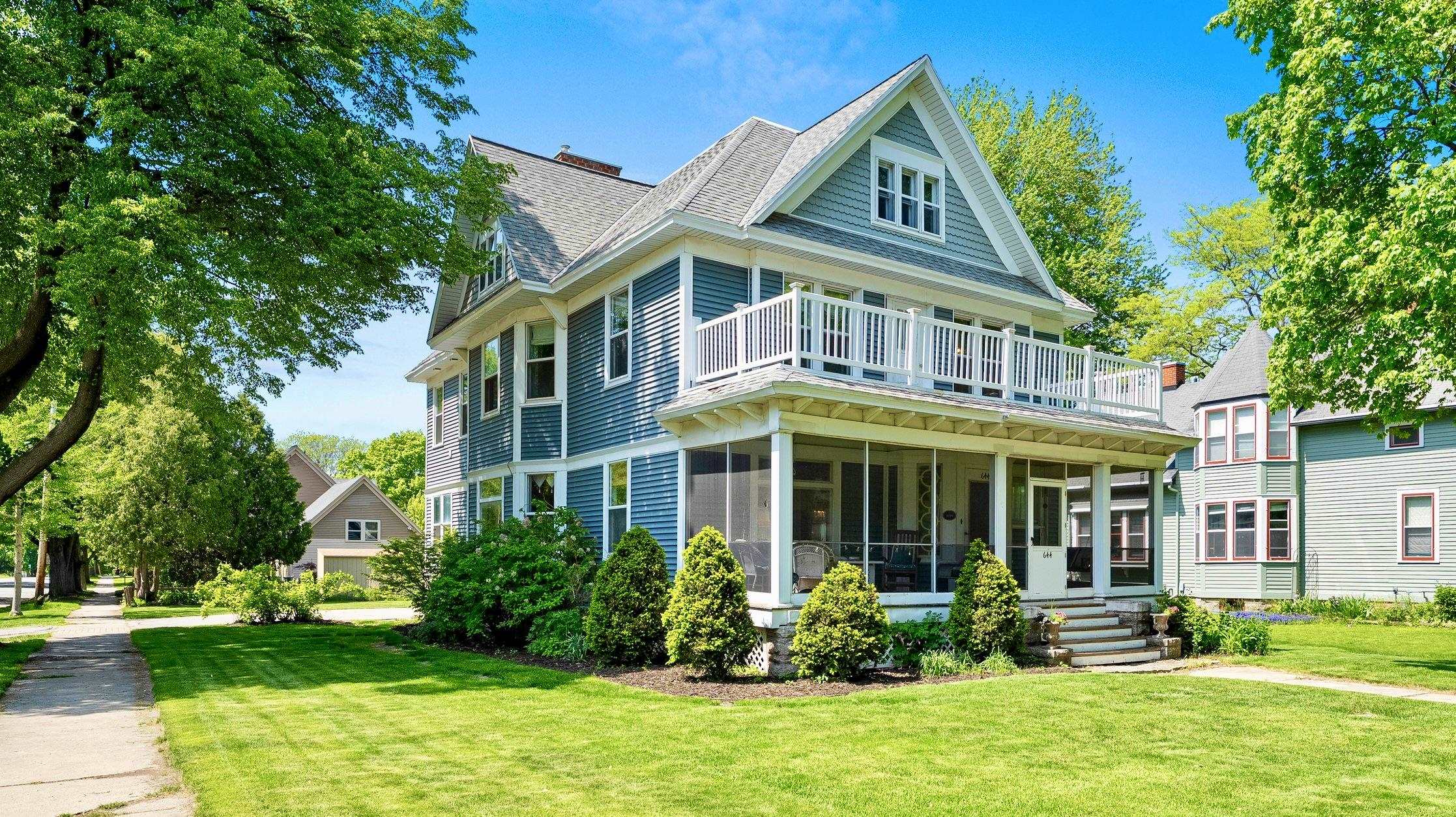 Photo 1 of 69 — 644 S JACKSON Street, GREEN BAY, WI 54301